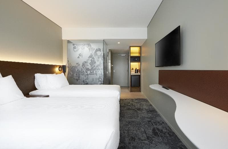 Holiday Inn Express Newcastle 5