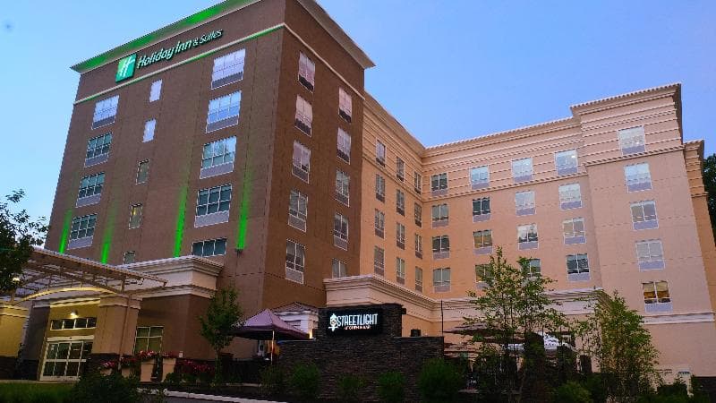 Holiday Inn & Suites Philadelphia W - Drexel Hill 3