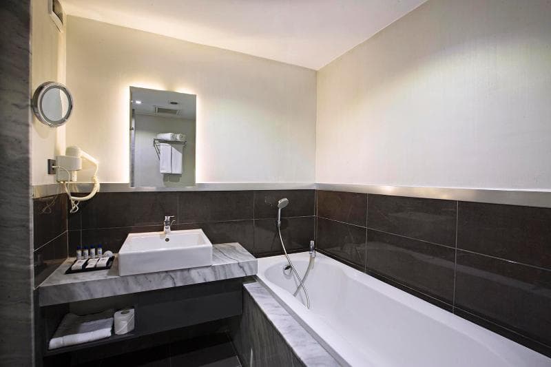 Akoni Hotel 5