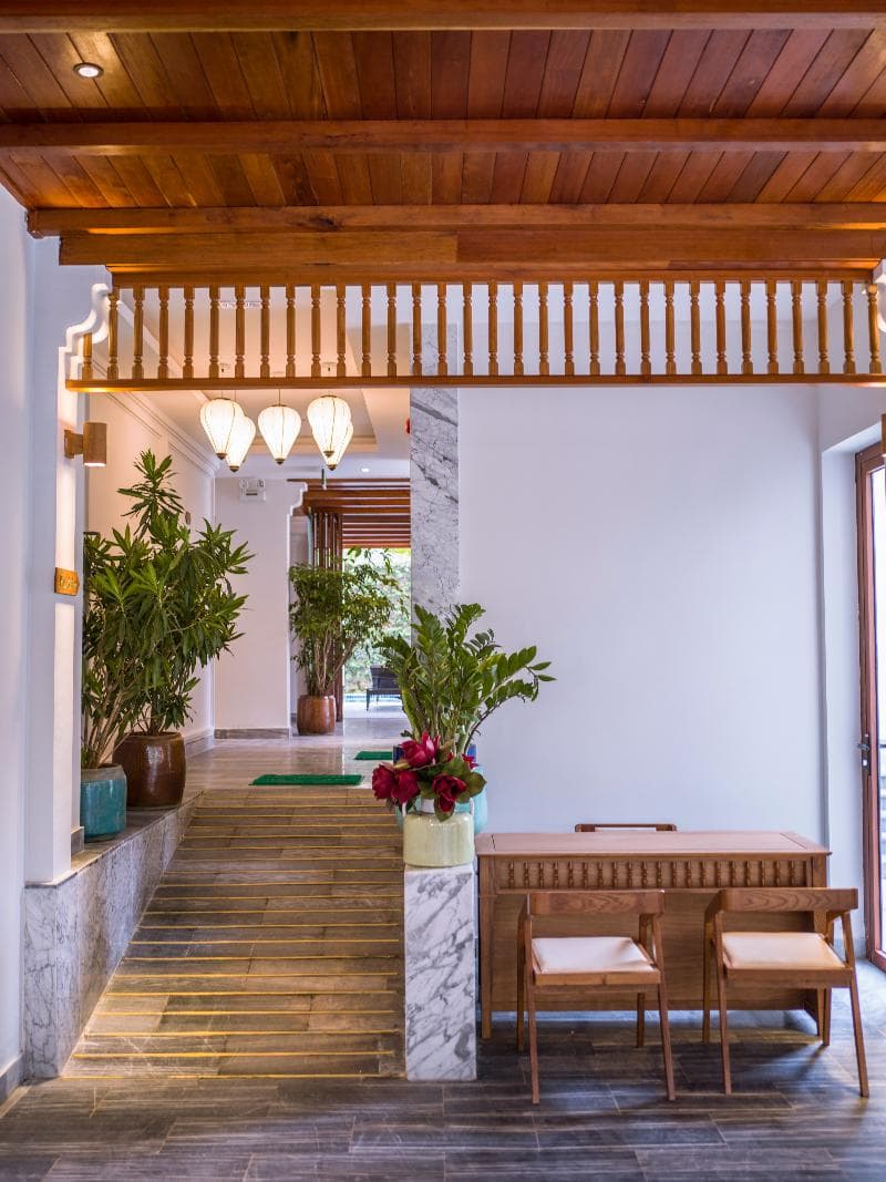 Vinh Hung Old Town Hotel 5