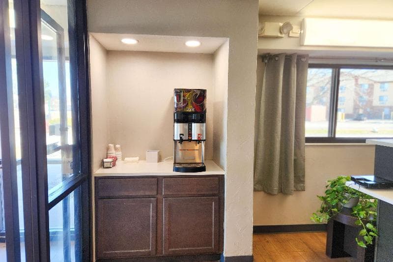 Travelodge By Wyndham Peoria 3