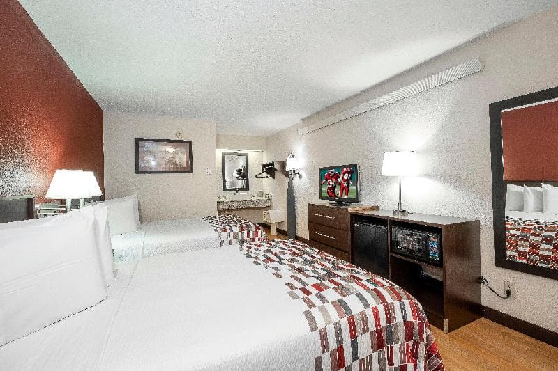 Travelodge By Wyndham Peoria 2
