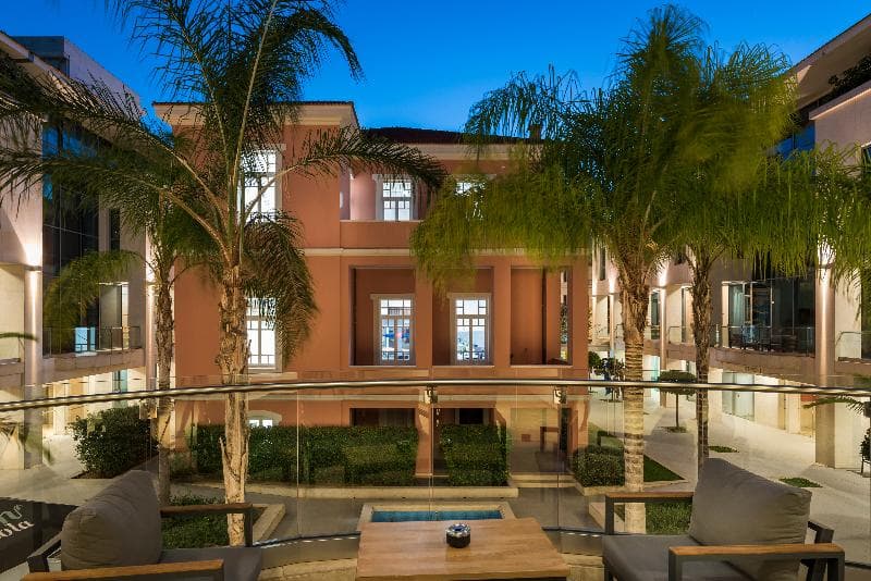 Trianon Luxury Apartments & Suites 2