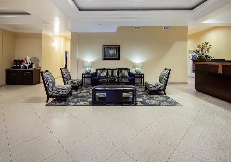 La Quinta Inn & Suites by Wyndham Inglewood 3
