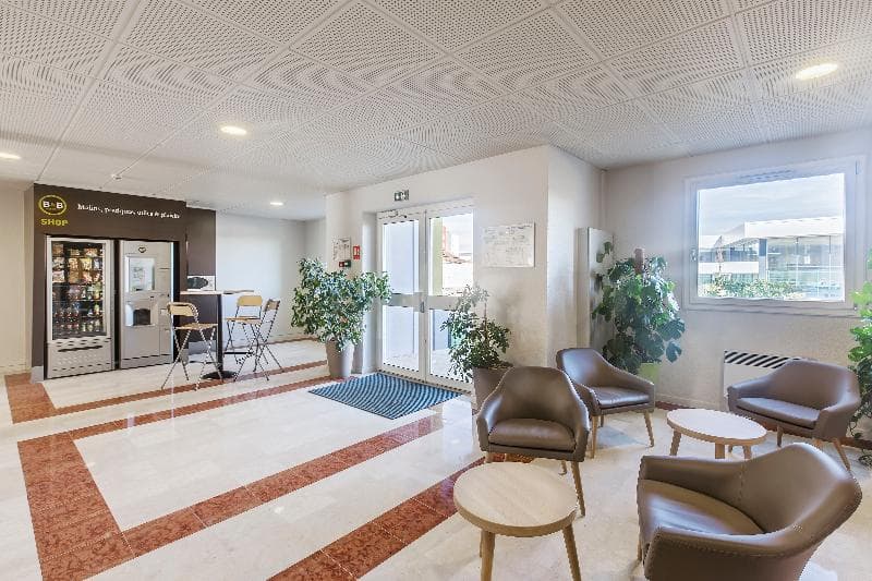 B&B Hôtel Lyon Meyzieu Grand Stade 4