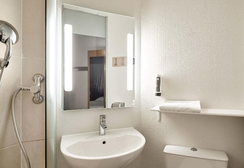 B&B Hotel Maurepas 5