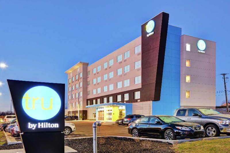 Tru by Hilton Richmond 2