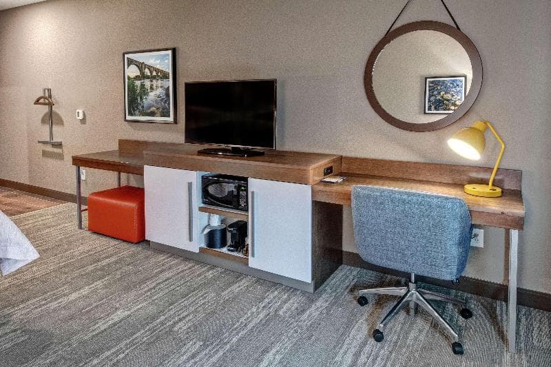 Hampton Inn & Suites Culpeper, VA 3