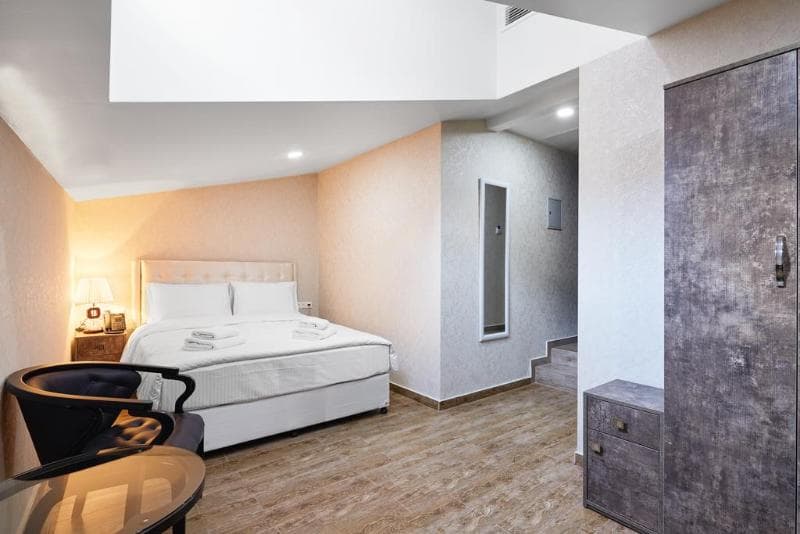 Aivani Hotel 4