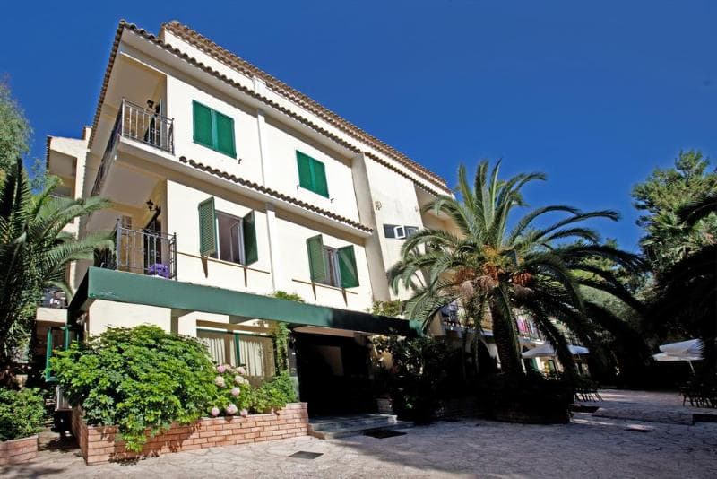 Galaxias And Eyan Hotel photo 1
