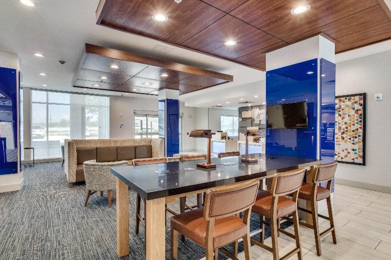 Holiday Inn Express & Suites Denton South photo 1