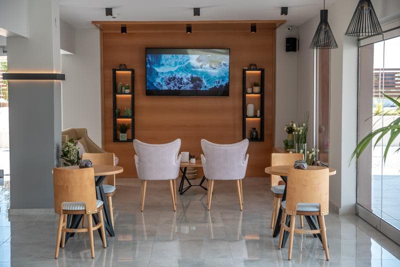 Mythic Summer Hotel 5