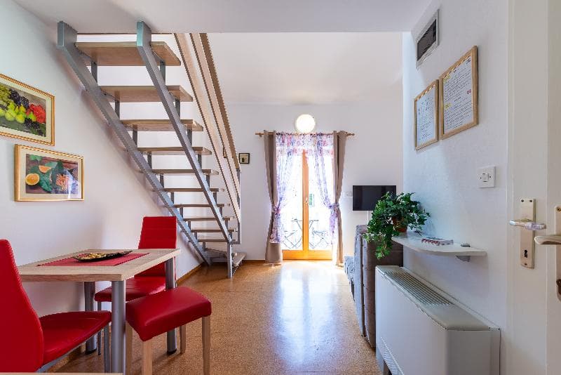 Apartments & Rooms Cina main