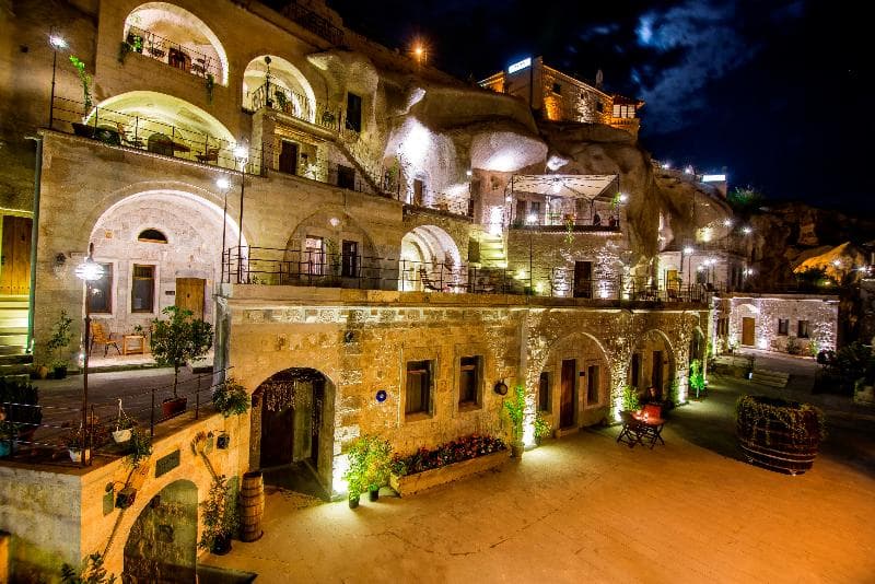 Hera Cave Suites main