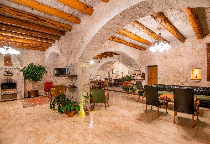 Hera Cave Suites 4