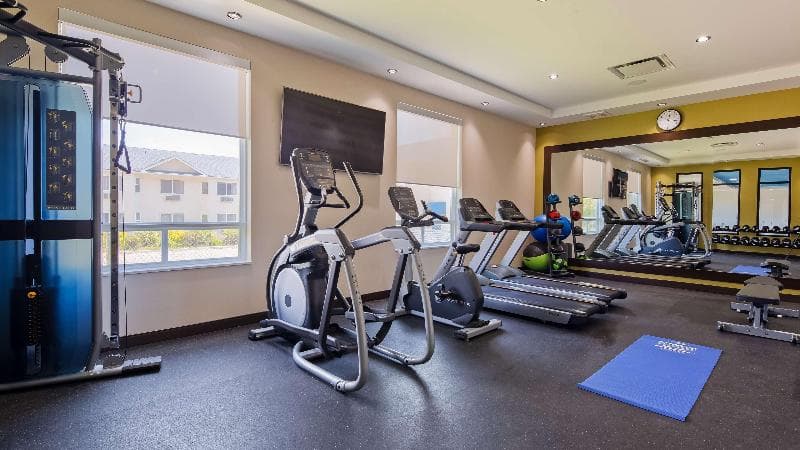 Best Western Plus Hinton Inn & Suites 2