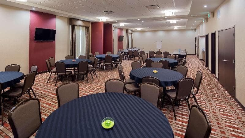 Best Western Plus Hinton Inn & Suites photo 1