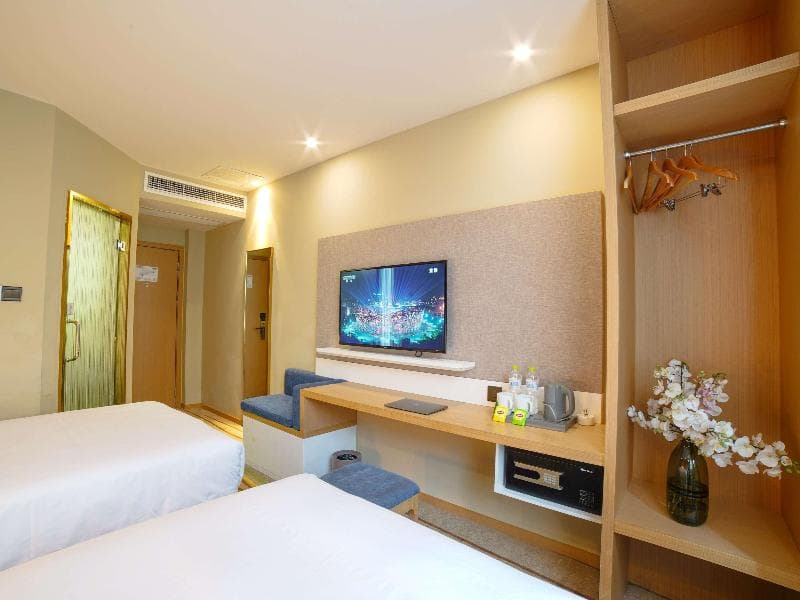Ibis Styles Chengdu American Center Hotel photo 1