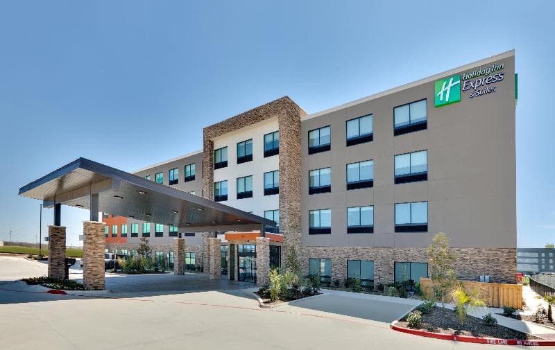 Holiday Inn Express & Sts Ft Worth North-Northlake 5