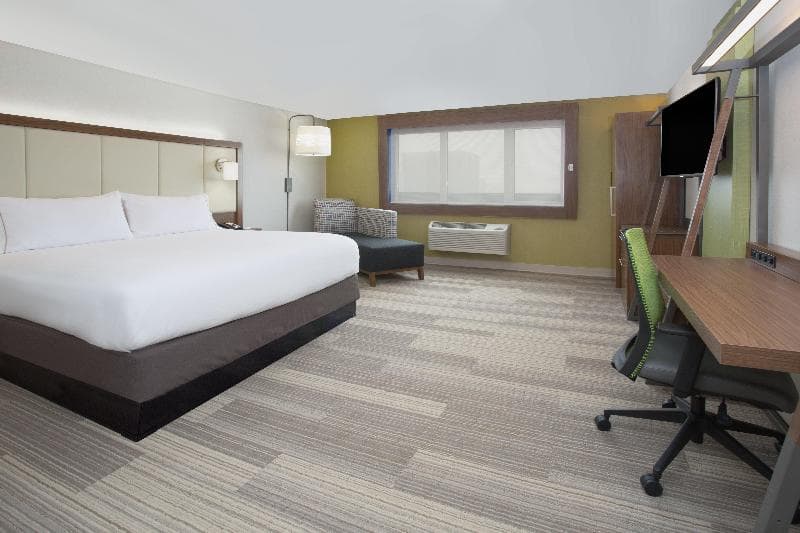 Holiday Inn Express & Suites Millersburg 2