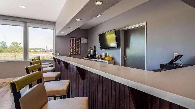 Holiday Inn Gonzales 3