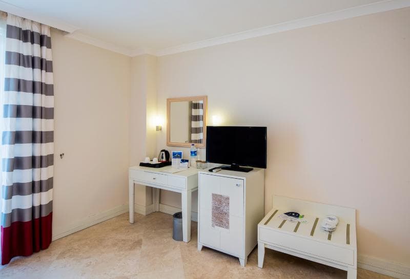 Crystal Boutique Beach Resort - Adults Only 4