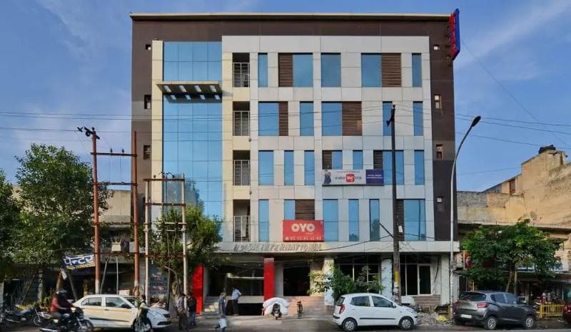 Hotel Noida International main
