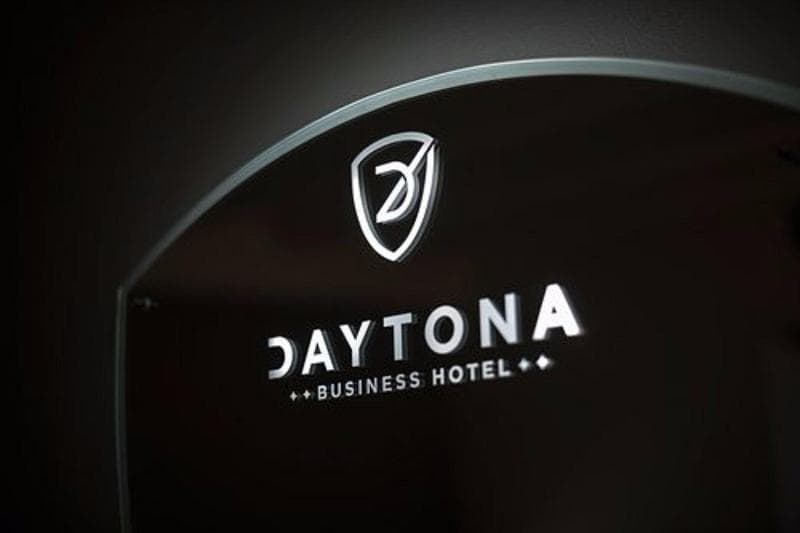 Daytona Business 4
