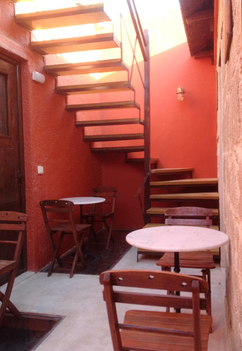Auberge 32 main