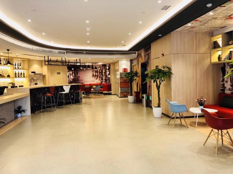 ibis Chengdu East Railway Station Hotel 3