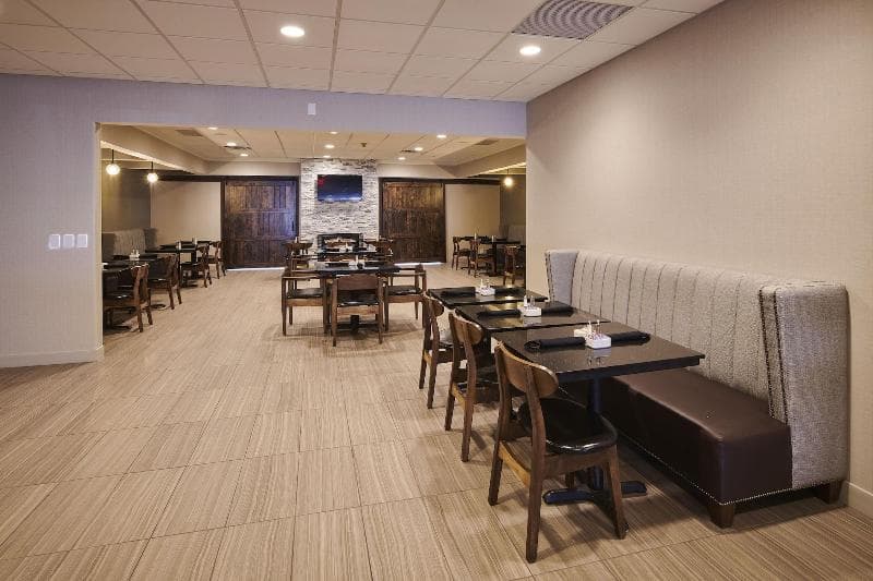 Four Points By Sheraton Cleveland-Eastlake 3