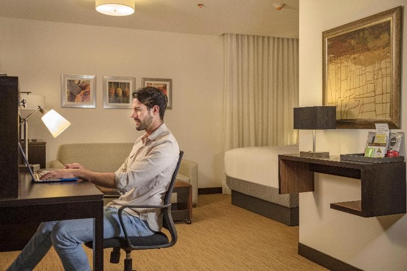 Staybridge Suites Saltillo 4