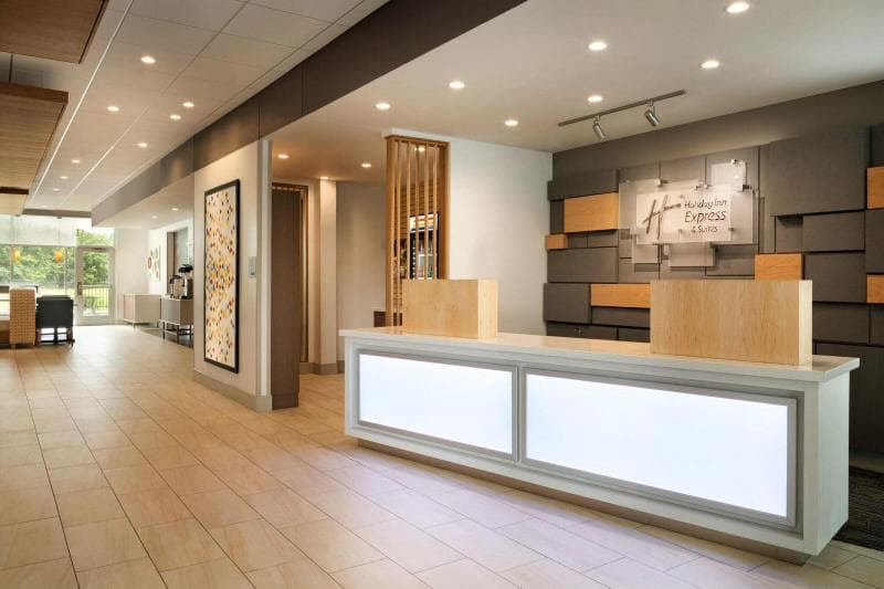 Holiday Inn Express Mccook 5