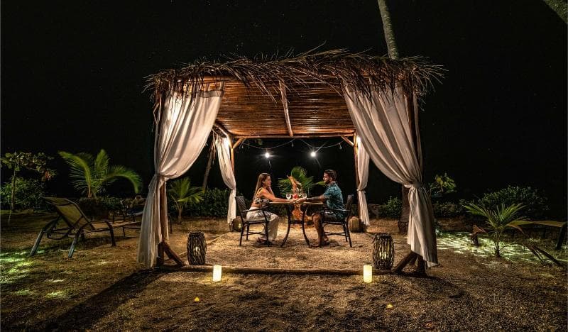 Isla Chiquita Glamping Hotel main
