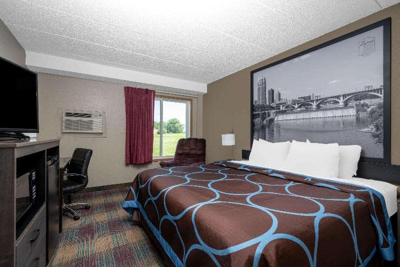 Super 8 By Wyndham Glenwood 3