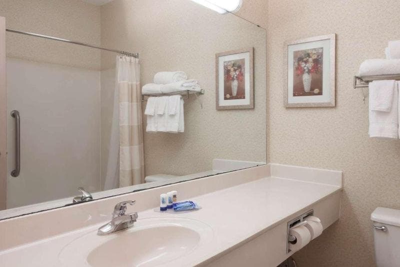 Baymont By Wyndham Coon Rapids 2