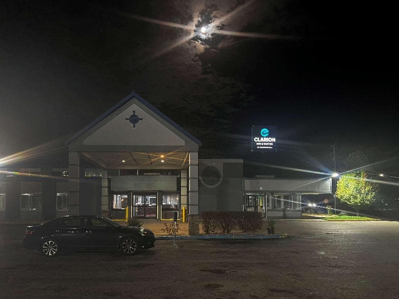 Days Inn By Wyndham Muskegon 4