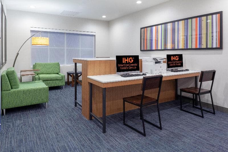 Holiday Inn Express & Suites Phoenix East - Gilbert photo 1
