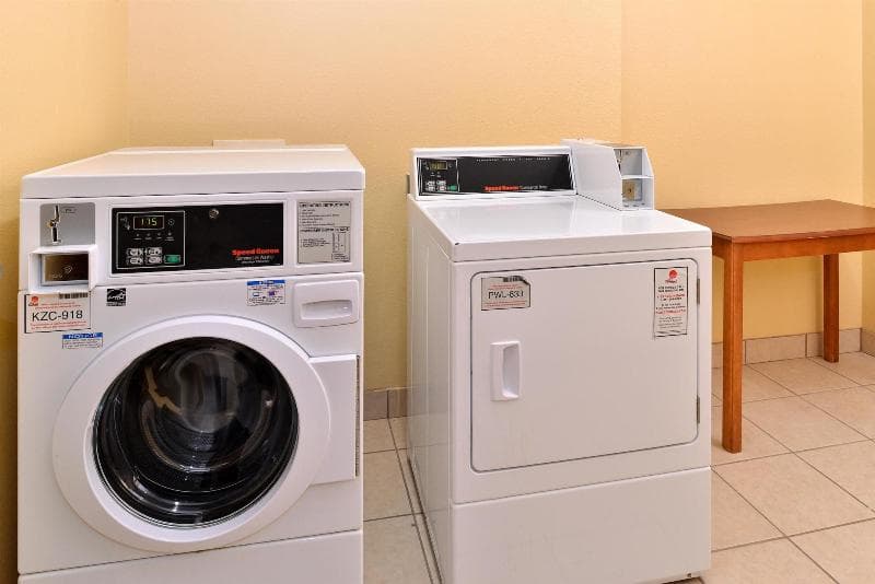 Americas Best Value Inn Seymour 1