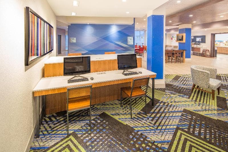 Holiday Inn Exp & Sts Indianapolis Nw - Zionsville photo 1
