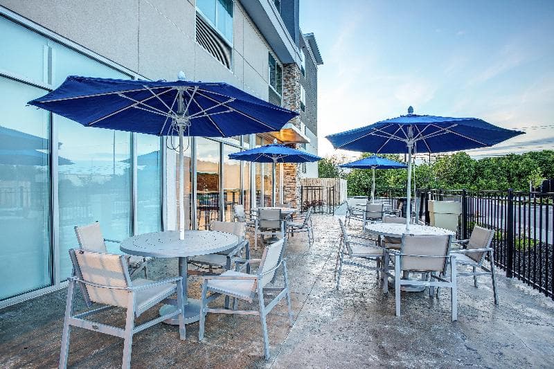 Holiday Inn Express & Suites Lexington W - Versailles 4