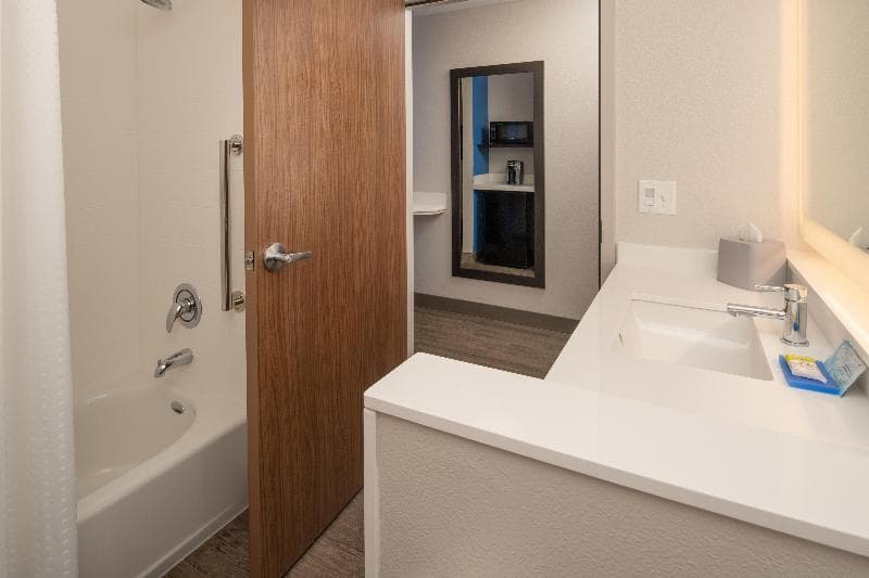 Holiday Inn Express & Suites Camas - Vancouver 4