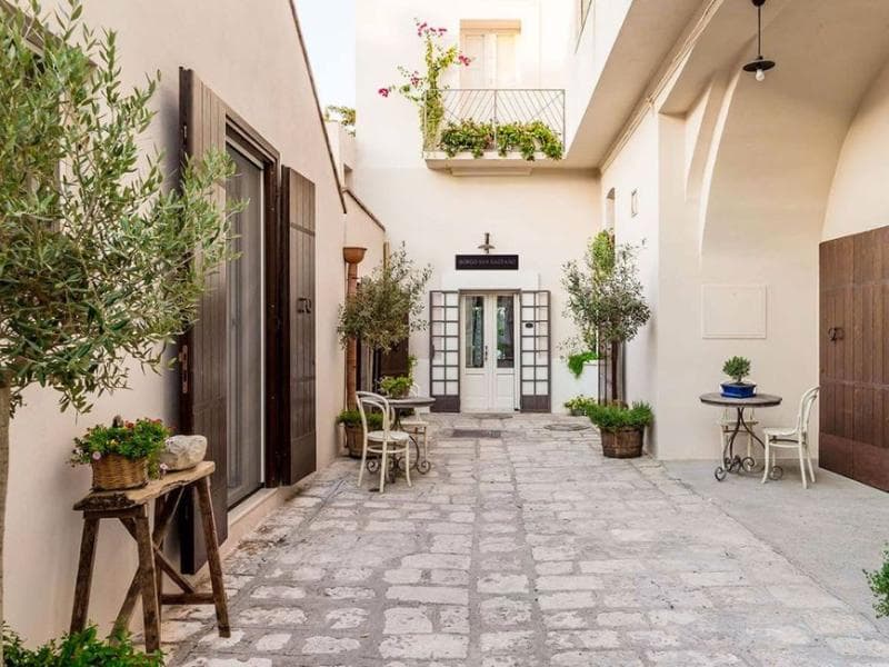 Borgo San Gaetano 5