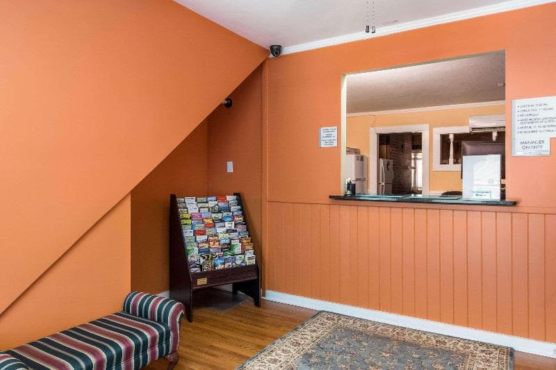 Rodeway Inn And Suites Seneca 4