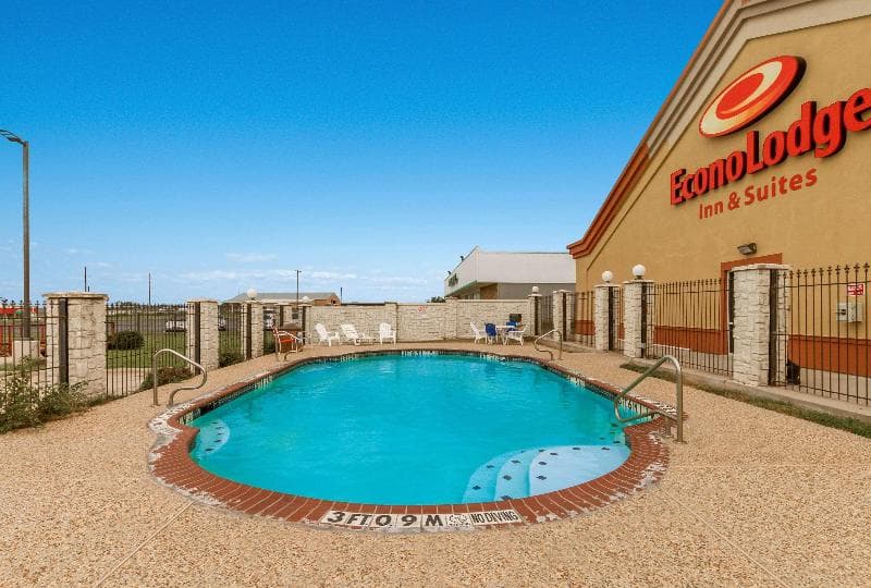 Econo Lodge Inn And Suites Bridgeport 5