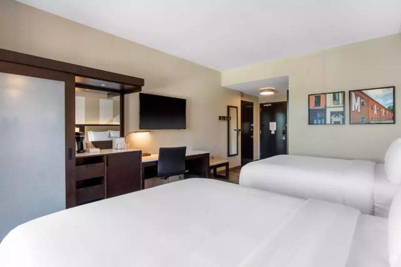 Cambria Hotel College Park 3