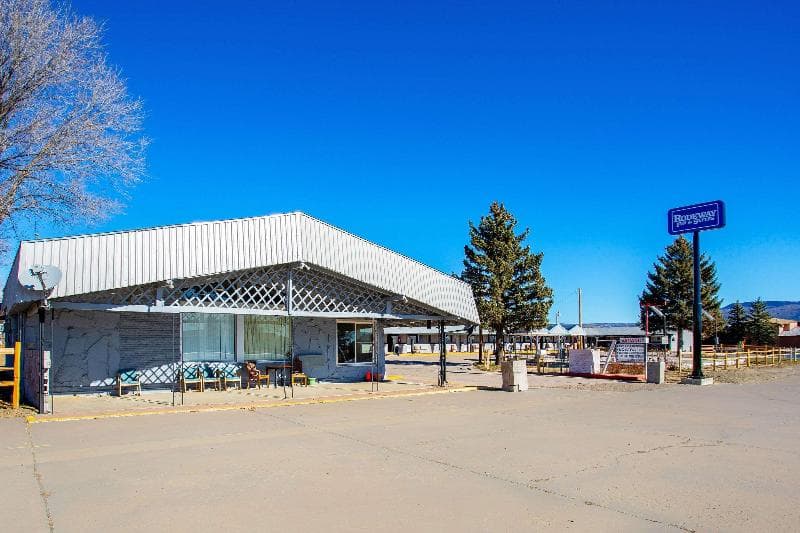Rodeway Inn & Suites 4
