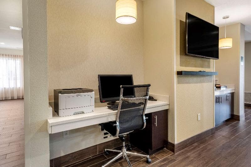 Garner Clarksville Northeast, An Ihg Hotel photo 1