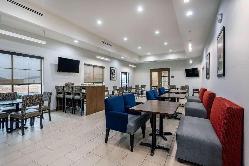 Comfort Suites Of Bowling Green 2