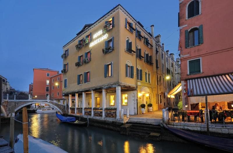 Hotel Arlecchino main